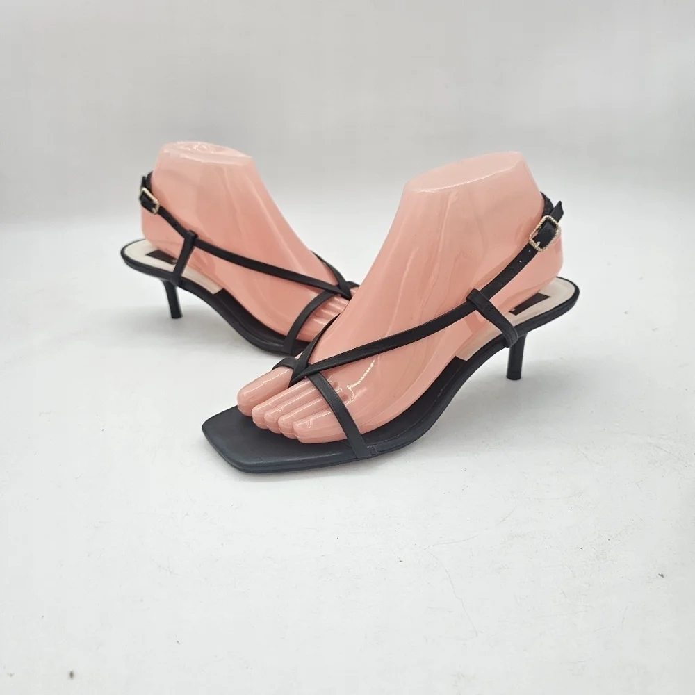 Dolce Vita Laury Black Strappy Sandals Made in Brazil Women’s Size 7.5